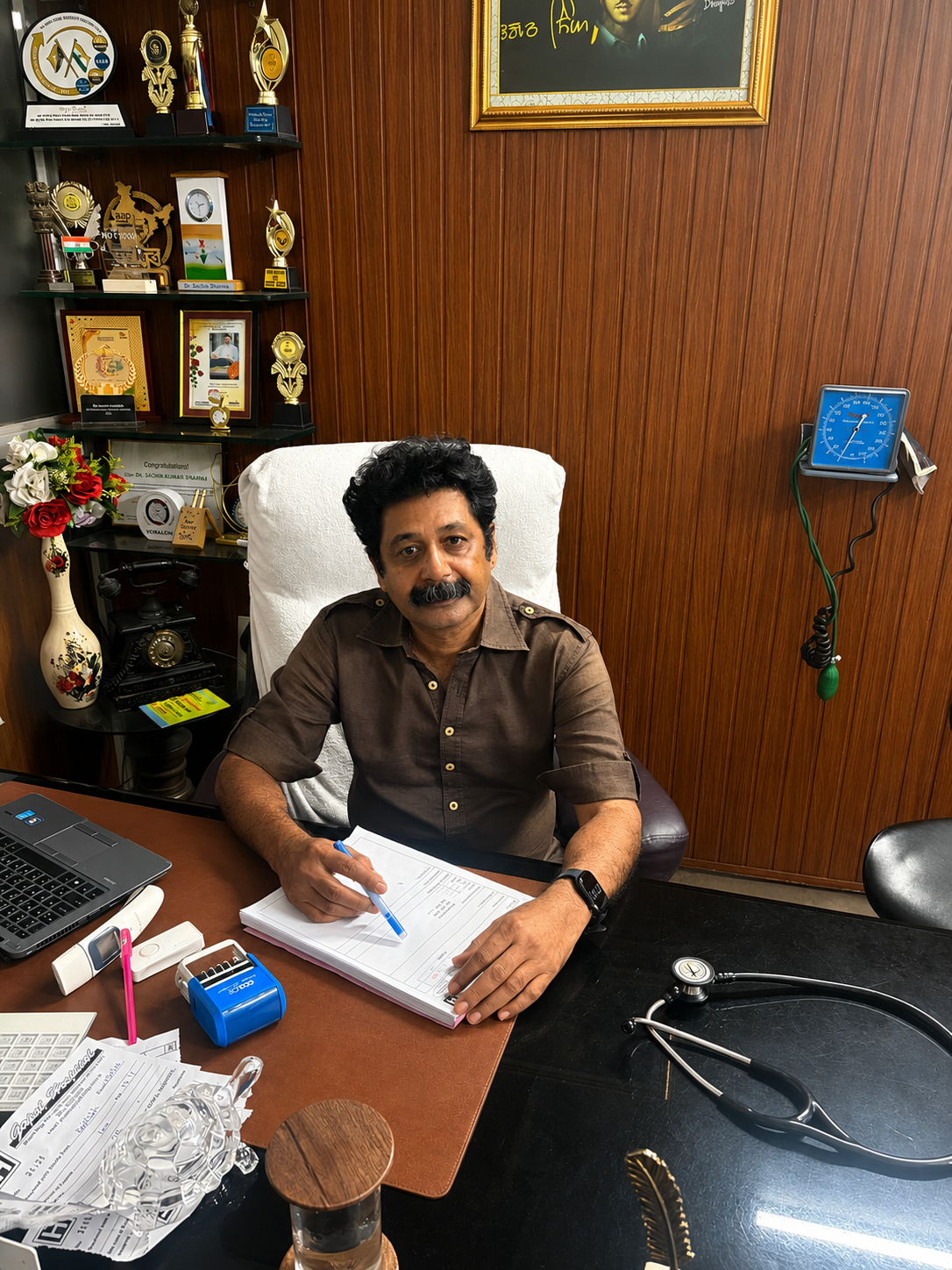 Dr. Vivek Varshney